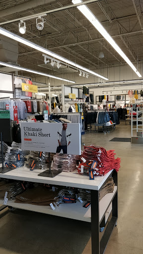 Clothing Store «Old Navy», reviews and photos, 4300 Towne Center Dr, Louisville, KY 40241, USA