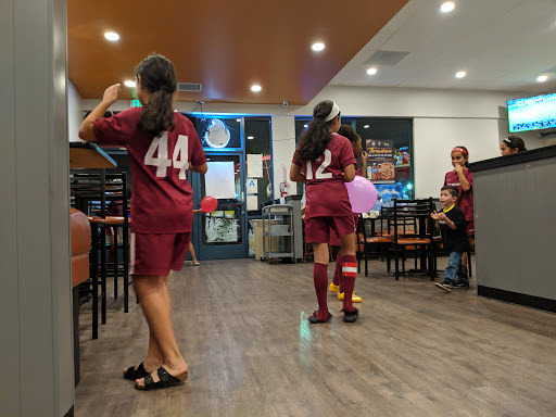 Round Table Pizza image
