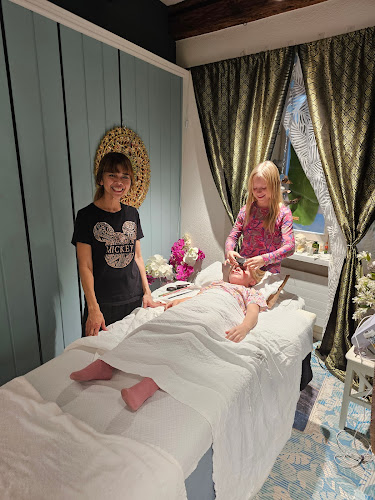 http://www.ing-healing-thai-massage.business/