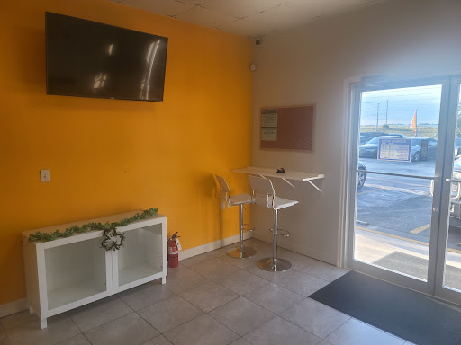 Auto Glass Shop «Grand Set Autoglass», reviews and photos, 109 Ambersweet Way, Davenport, FL 33897, USA