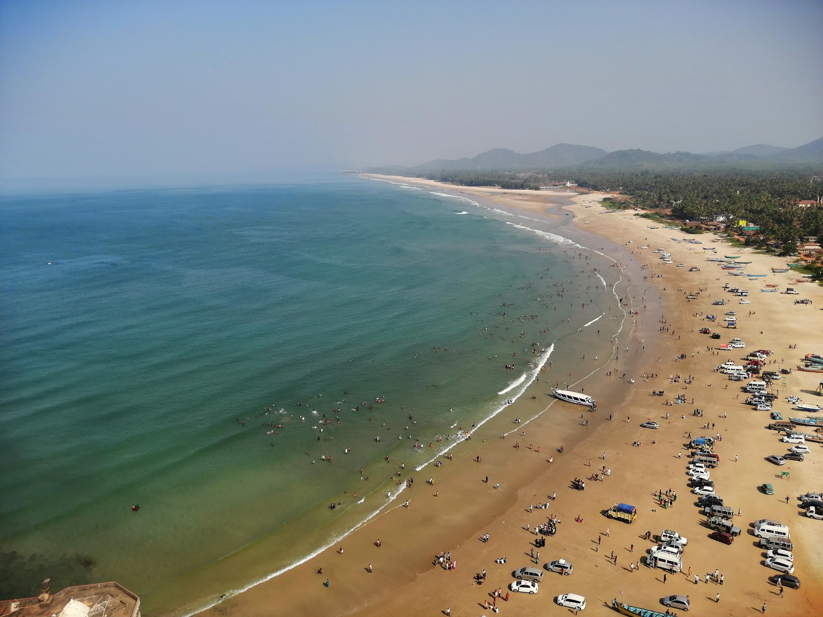 Foto de Murudeshwara Beach com reto e longo