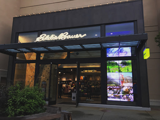 Clothing Store «Eddie Bauer», reviews and photos, 2690 NE University Village St, Seattle, WA 98105, USA