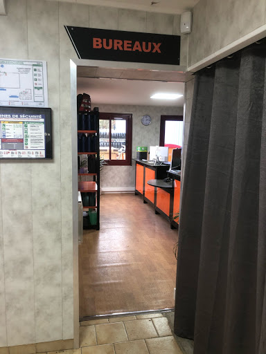 Photo 1 - FONTENAY PIÈCES AUTO - Casse Auto - Remorquage