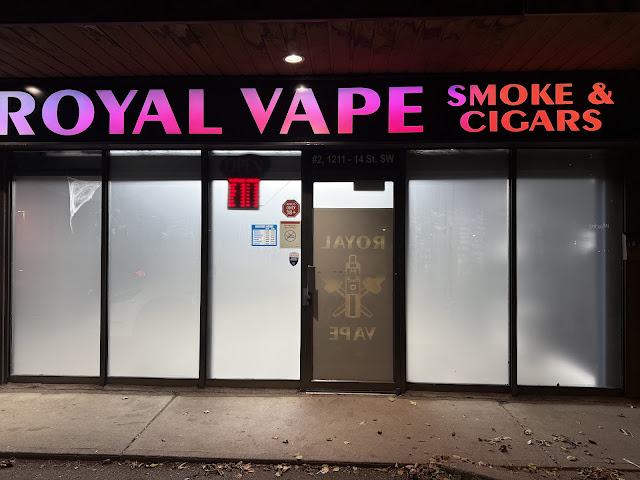 Royal Vape Smoke and Cigars