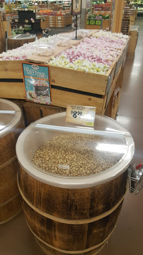 Health Food Store «Sprouts Farmers Market», reviews and photos, 7477 N Blackstone Ave, Fresno, CA 93720, USA