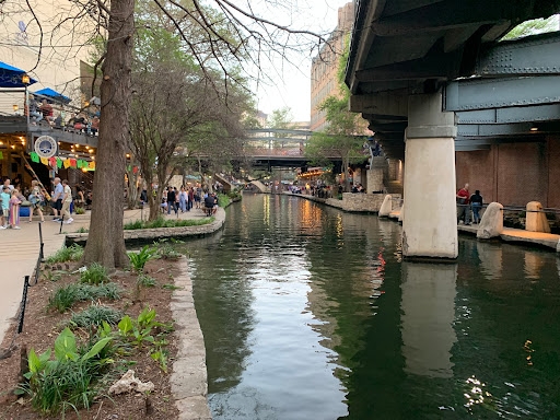 Pub «Mad Dogs British Pub Riverwalk», reviews and photos, 123 Losoya St #19, San Antonio, TX 78205, USA