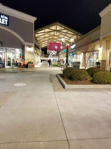 Shopping Mall «Asheville Outlets», reviews and photos, 800 Brevard Rd, Asheville, NC 28806, USA