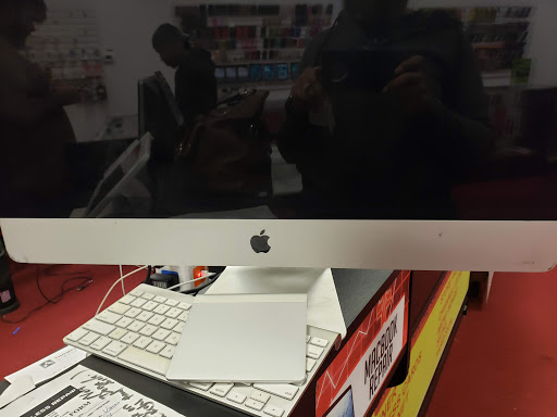 Mobile Phone Repair Shop «US Wireless Repair techs Cell Phone Repair», reviews and photos, 1727 N Rolling Rd a, Windsor Mill, MD 21244, USA