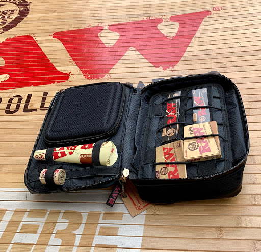 Tobacco Shop «Smoke Shop Guys», reviews and photos, 4843 Dempster St, Skokie, IL 60077, USA