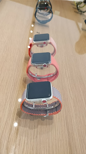 Apple Brea Mall image