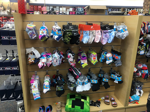 Shoe Store «Shoe Dept.», reviews and photos, 3012 Atlantic Blvd NE, Canton, OH 44705, USA