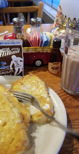 American Restaurant «Cracker Barrel Old Country Store», reviews and photos, 11701 University Ave, Clive, IA 50325, USA