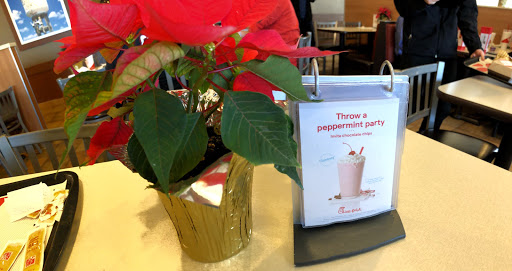 Fast Food Restaurant «Chick-fil-A», reviews and photos, 600 Chastain Rd NW #100, Kennesaw, GA 30144, USA