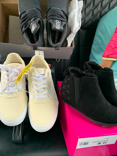 Shoe Store «DSW Designer Shoe Warehouse», reviews and photos, 17100 Southcenter Pkwy, Tukwila, WA 98188, USA