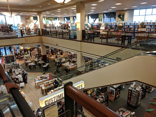 Book Store «Barnes & Noble», reviews and photos, 11 W Hillsdale Blvd, San Mateo, CA 94403, USA