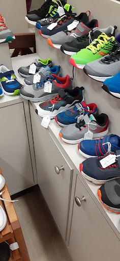 Shoe Store «Towson Bootery», reviews and photos, 810 Kenilworth Dr, Towson, MD 21204, USA