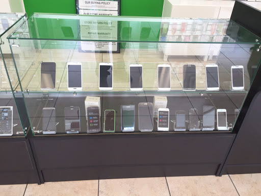 Cell Phone Store «CELLFIX - CELLPHONE REPAIR- TEMPLE TERRACE», reviews and photos, 8892 N 56th St, Temple Terrace, FL 33617, USA