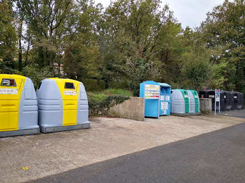 Lodge Poubelles à recycler Saint-Cézaire-sur-Siagne