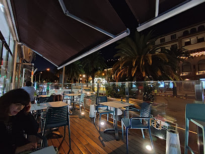 Café Bar & Lounge Macusamba - Rbla. de Sta. Cruz, 116, 38001 Santa Cruz de Tenerife, Spain