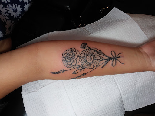 Tattoo Shop «New Rose Tattoo LLC», reviews and photos, 4823 SE Division St, Portland, OR 97206, USA