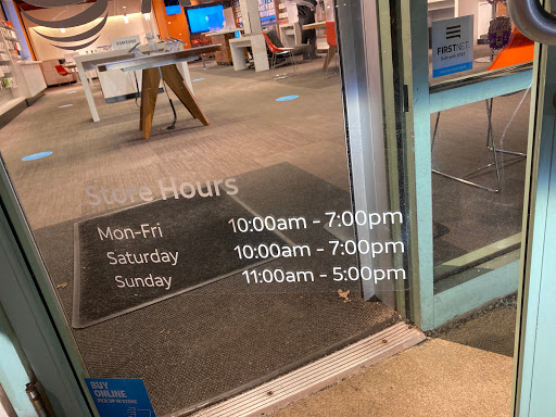 Cell Phone Store «AT&T», reviews and photos, 425 N Harlem Ave, Oak Park, IL 60301, USA