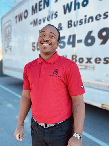 Moving and Storage Service «Two Men and a Truck», reviews and photos, 5328 Bardstown Rd, Louisville, KY 40291, USA