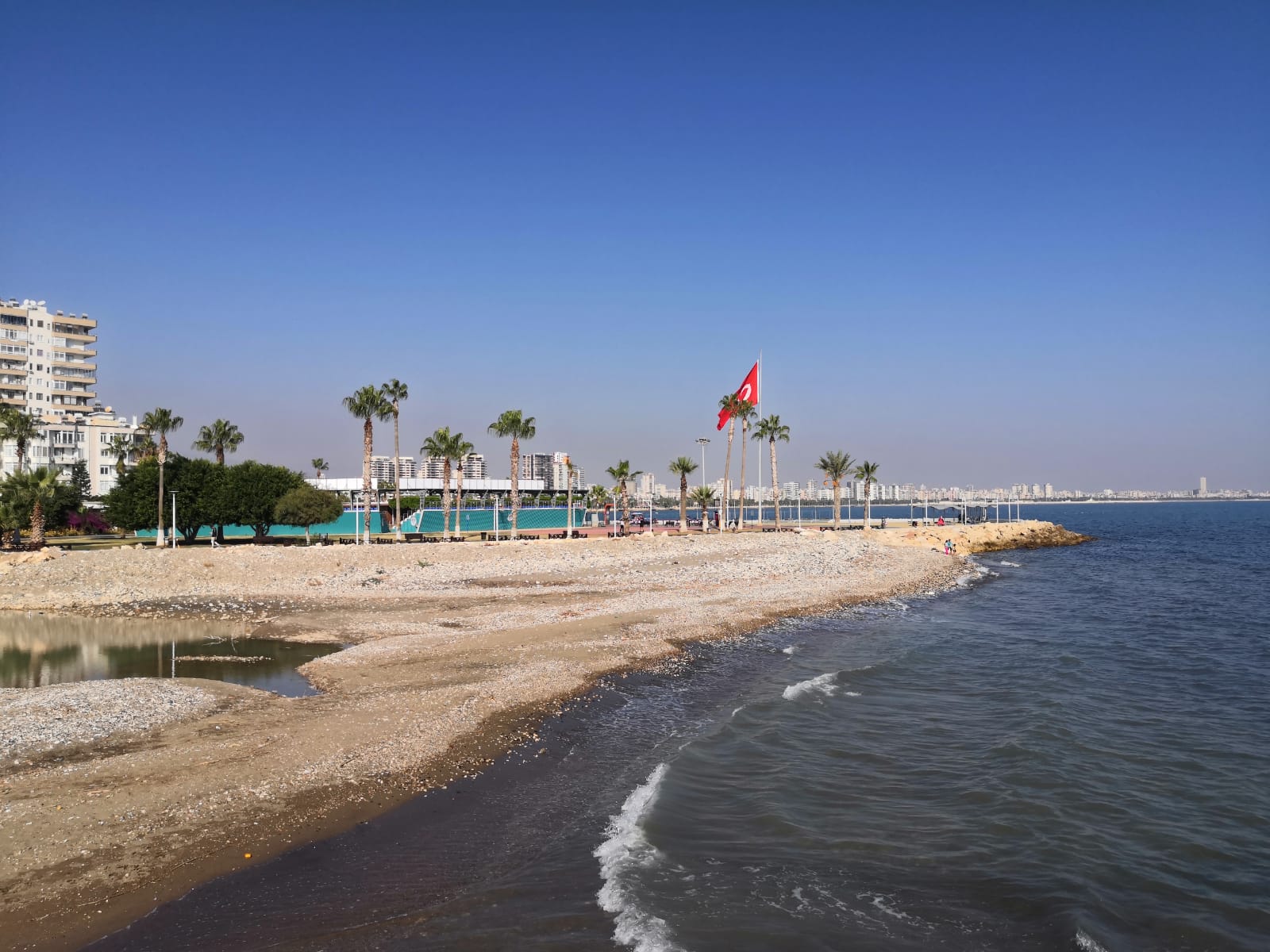 Foto van Mersin beach met gemiddeld niveau van netheid