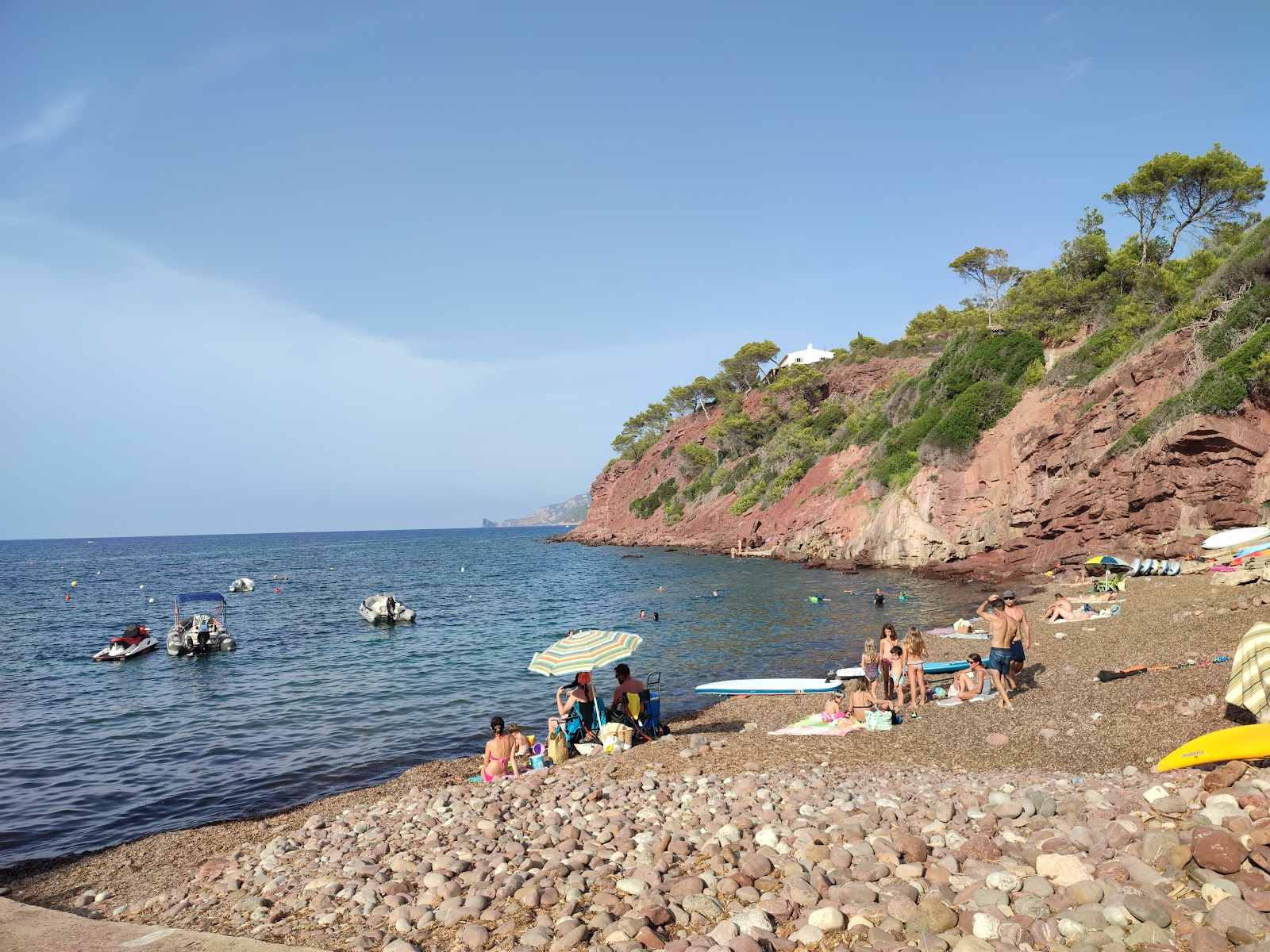 Fotografie cu Playa Puerto des Canonge zonele de facilități