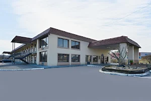 Americas Best Value Inn & Suites Knoxville North image