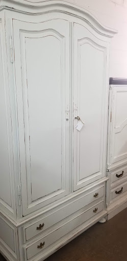 Used Furniture Store «C&D Second Chance», reviews and photos, 201 N Poplar Ave, Sanford, FL 32771, USA