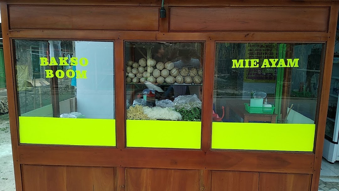 BAKSO BOOM DAN MIE AYAM MAS BAY