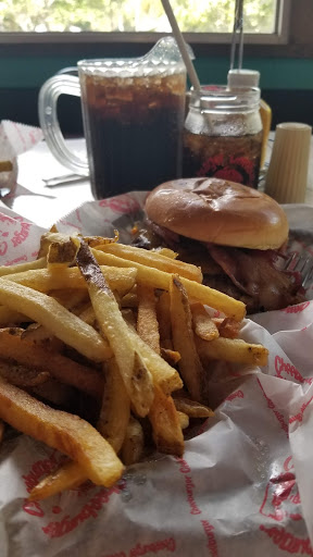 Shopping Mall «Tahitian Gardens», reviews and photos, 1975 Periwinkle Way, Sanibel, FL 33957, USA