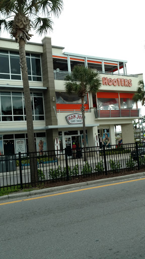 Clothing Store «Ron Jon Surf Shop», reviews and photos, 377 Mandalay Ave, Clearwater Beach, FL 33767, USA