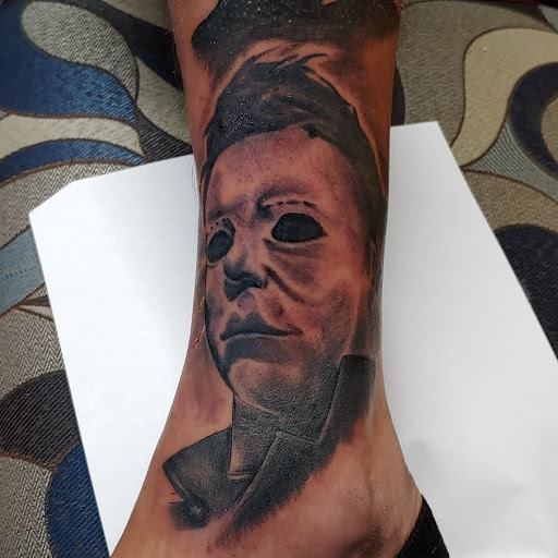 Explore mens finger tattoos ideas, creative tattoo ideas in Verona, available at Cryptic Tattoo Society