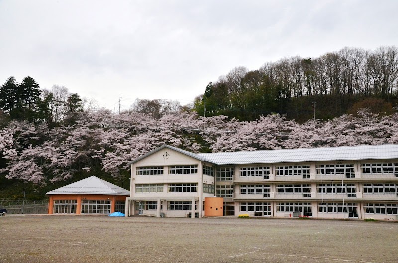 みなかみ町立新治小学校