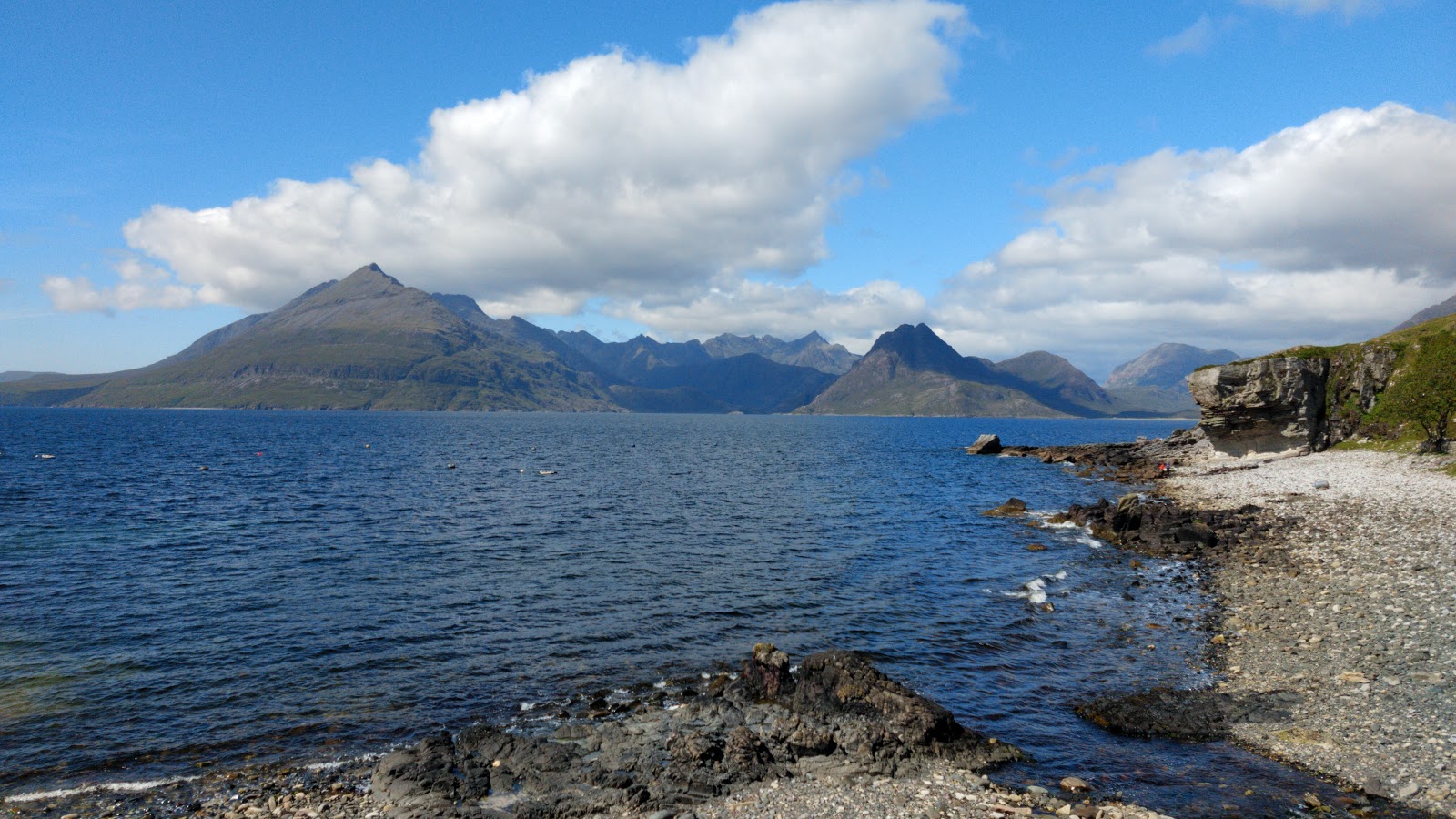 Photo of Elgol Beach with turquoise pure water surface