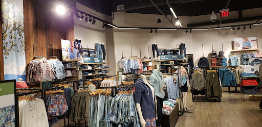 Clothing Store «L.L. Bean», reviews and photos, 17370 Hall Rd #121, Charter Twp of Clinton, MI 48038, USA