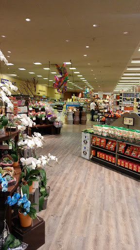 Grocery Store «Vons», reviews and photos, 7390 Cherry Ave, Fontana, CA 92336, USA