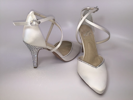 Shoe Store «Signature Shoes», reviews and photos, 271 Westwood Ave, Westwood, NJ 07675, USA