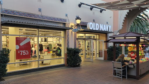 Clothing Store «Old Navy», reviews and photos, 634 Spectrum Center Dr, Irvine, CA 92618, USA
