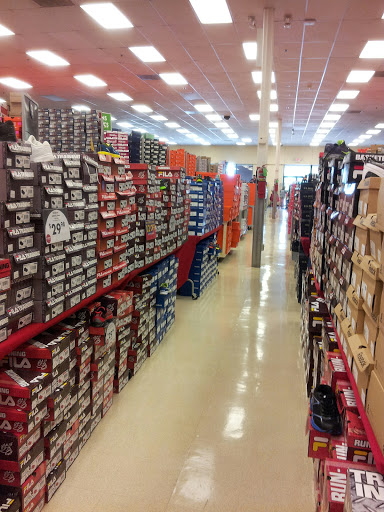 Shoe Store «Shoe Carnival», reviews and photos, 3408 S Glenstone Ave, Springfield, MO 65804, USA