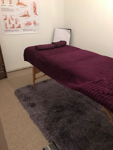 Reviews of Cam Sports Massage Therapy & Reflexology in Lincoln - Massage therapist