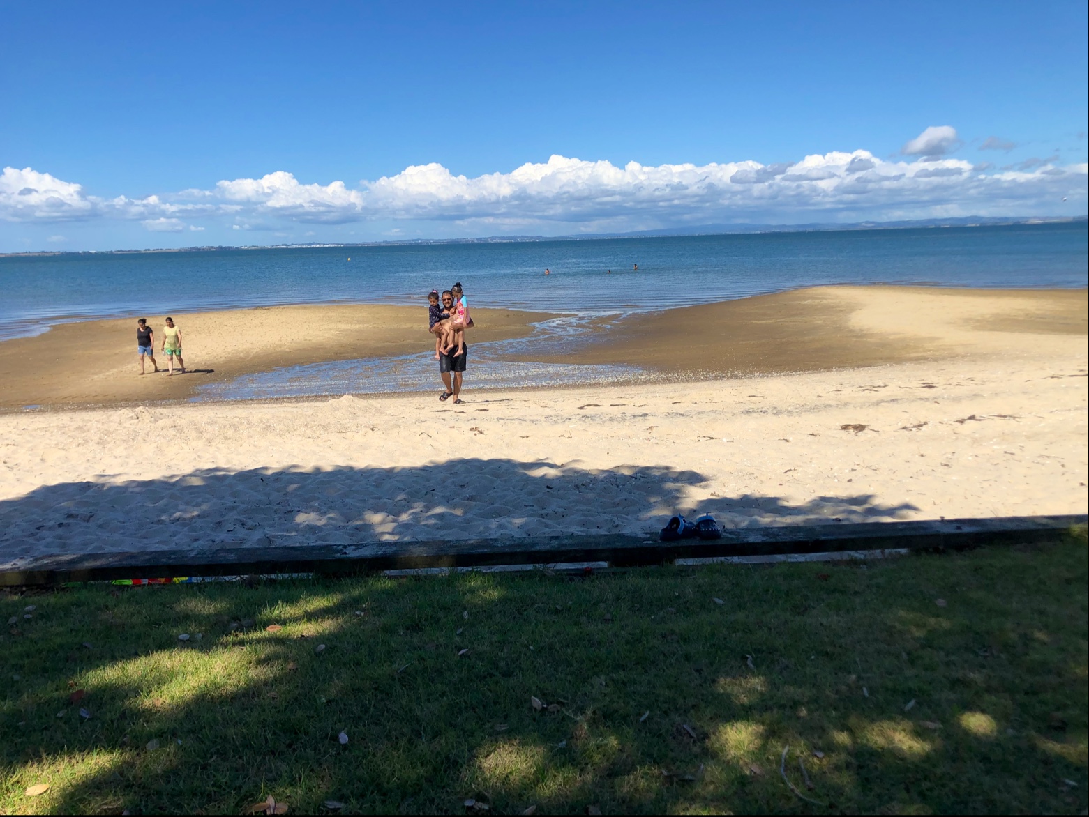 Fotografie cu Grahams Beach - locul popular printre cunoscătorii de relaxare