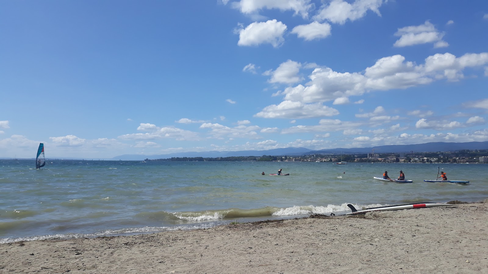 Fotografie cu Plage de Preverenges - locul popular printre cunoscătorii de relaxare