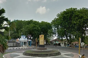 Verse monument Simpang Timah image