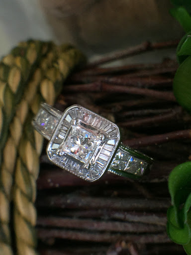 Jewelry Store «Hilliard-Rome Jewelry Repair», reviews and photos, 2612 Hilliard Rome Rd, Hilliard, OH 43026, USA