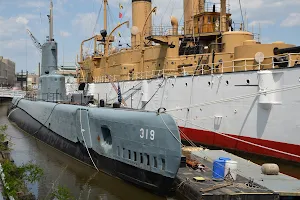 Submarine Becuna image