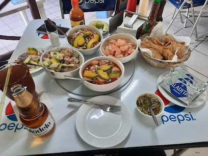 Mariscos Willy Cancún - Av. Kinik Supermanzana 95 MZA 1 LTE 7, SM 95, Benito Juárez, 77534 Cancún, Q.R., Mexico