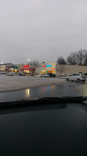 Pet Supply Store «PetSmart», reviews and photos, 2940 Springfield Rd, Broomall, PA 19008, USA