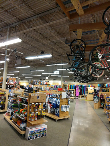 Camping Store «REI», reviews and photos, 17W160 W 22nd St, Oakbrook Terrace, IL 60181, USA